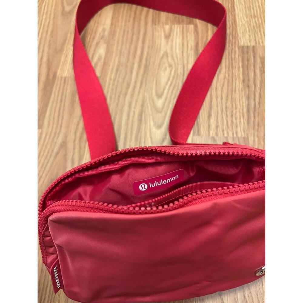 Lululemon Belt Bag - Picture 6 of 6
